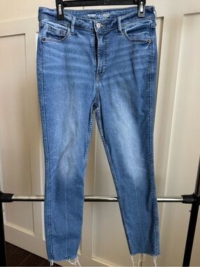Old Navy Medium Blue Cropped Slim Jeans